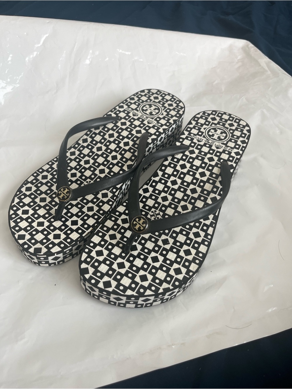 Tory Burch Black and White Geometric Flip Flop Sandals - Picture 2 of 6